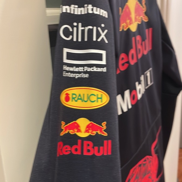 Red Bull Racing F1 jacket - Picture 4 of 10